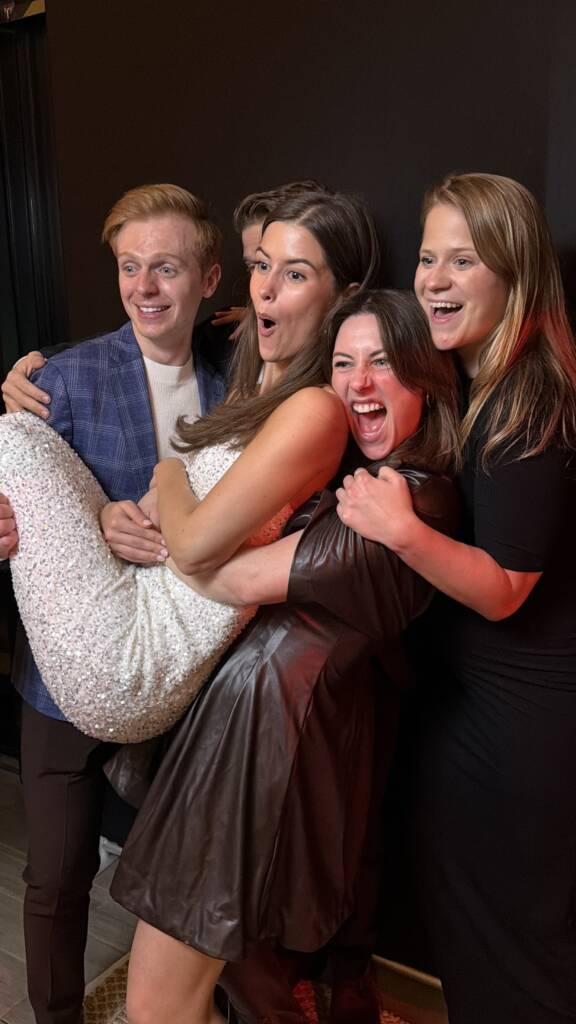 Best Luxury photobooth perfect for weddings, corporate events and parties in Chicago and illinois