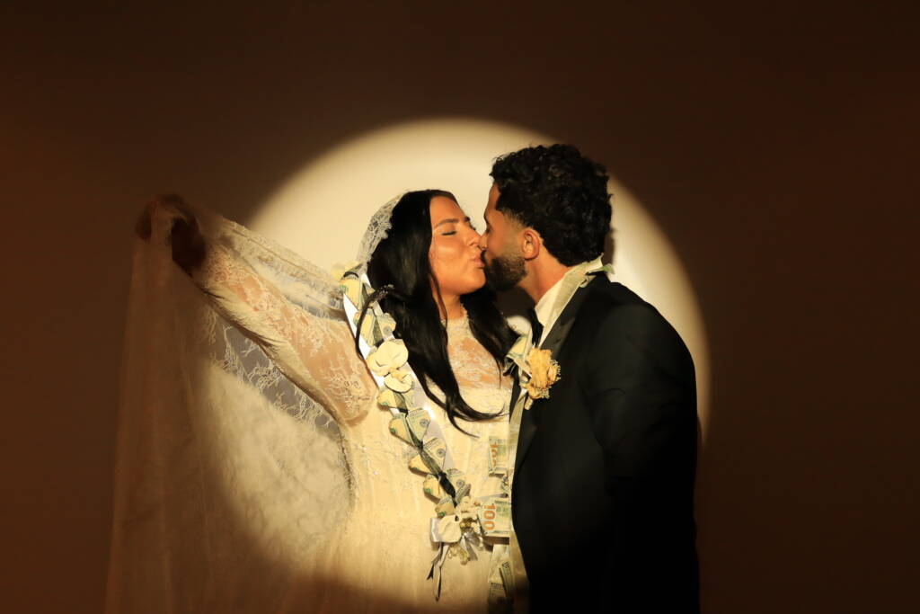 Best Luxury photobooth perfect for weddings, corporate events and parties in Chicago and illinois
