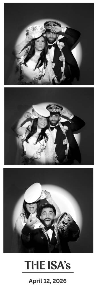 Best Luxury photobooth perfect for weddings, corporate events and parties in Chicago and illinois