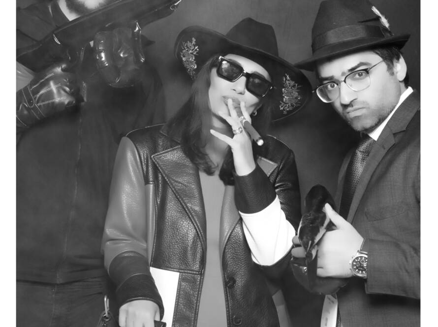 Best Luxury photobooth perfect for weddings, corporate events and parties in Chicago and illinois