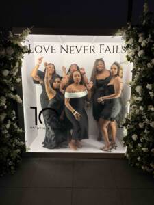 Best Vogue Magazine booth perfect for weddings, corporate events and parties in Chicago and illinois